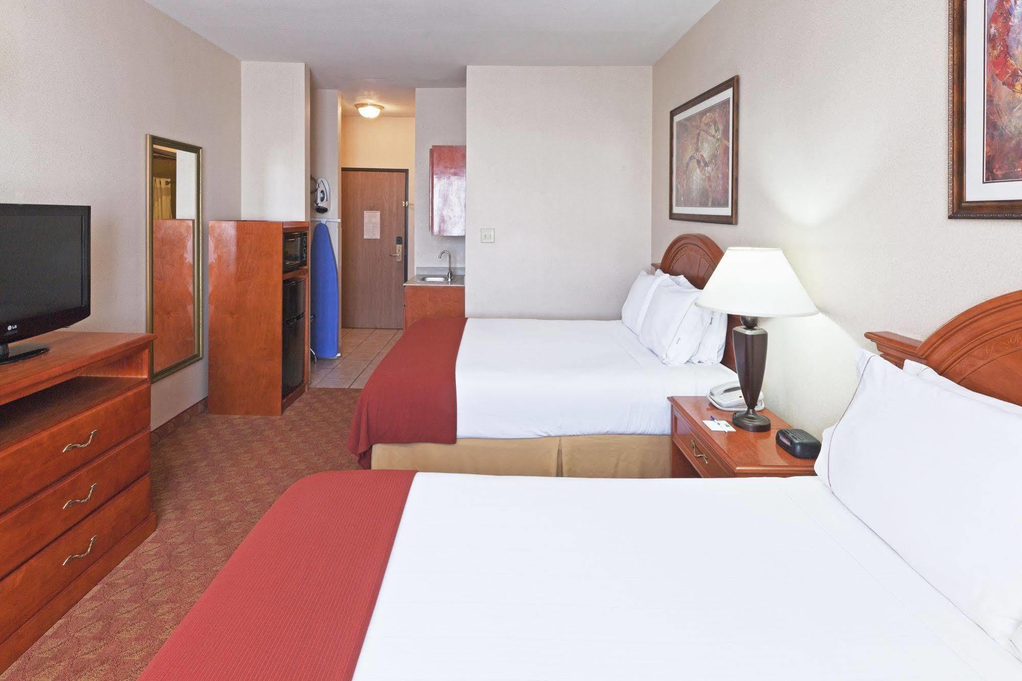 Holiday Inn Express Hotel And Suites Abilene By Ihg Zimmer foto